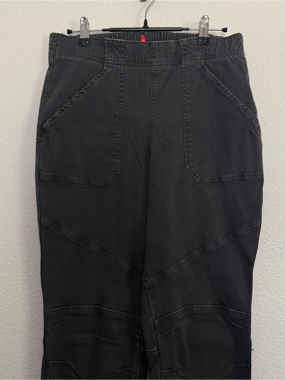 Spanx Stretch Twill Cargo Joggers Pants in Gray Large - Picture 3 of 6